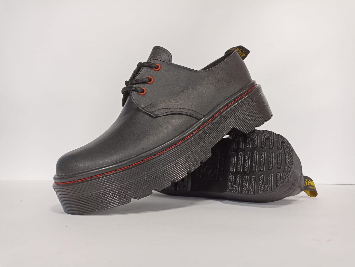 ZAPATOS PLATAFORMA COSTURAS ROJAS