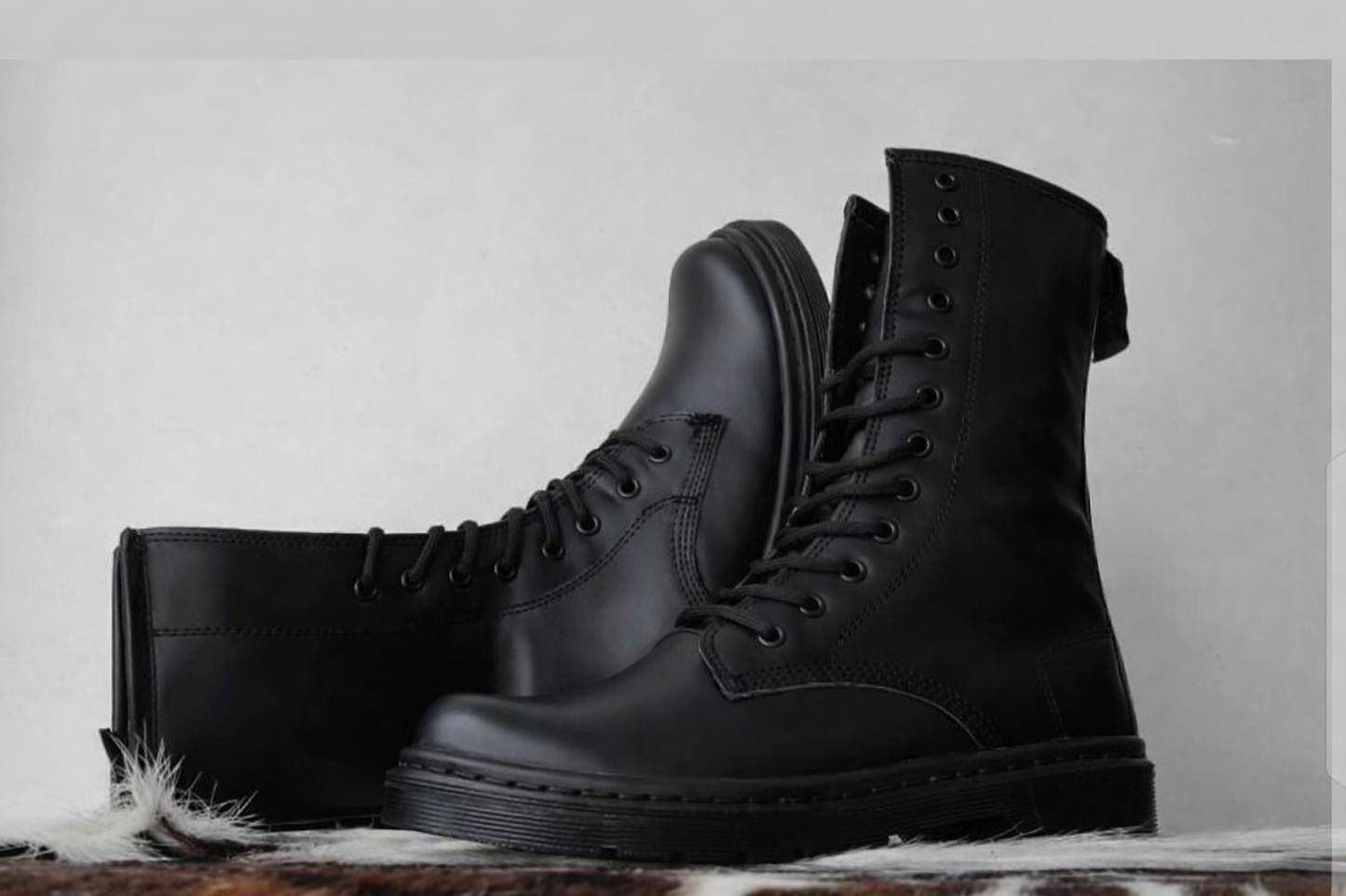 BOTAS CALA LARGA 12 OJALES PERSONALIZADAS