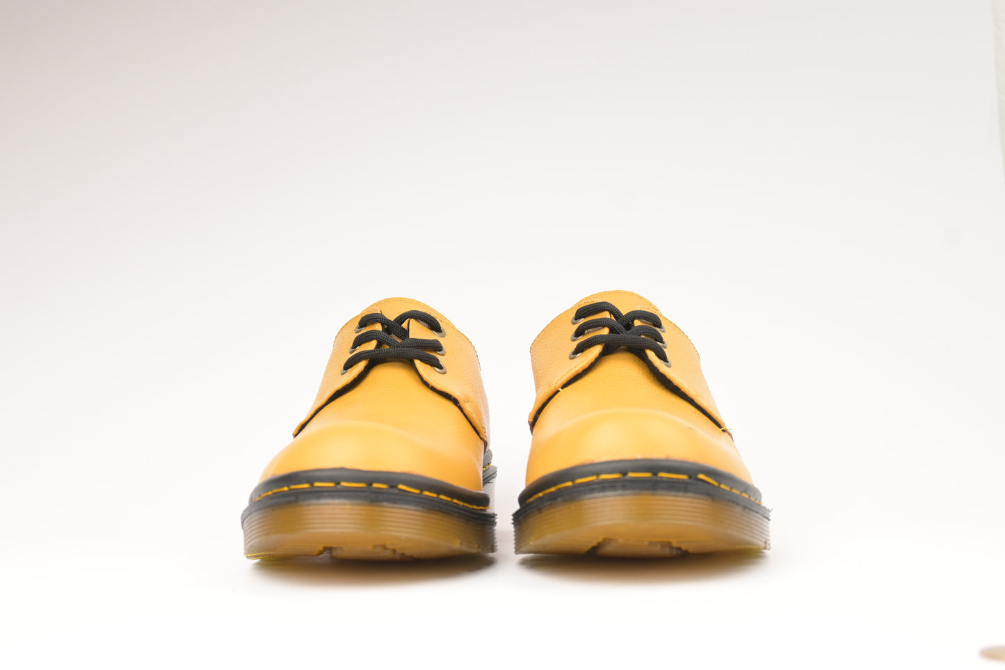 ZAPATO AMARILLO MARTENS
