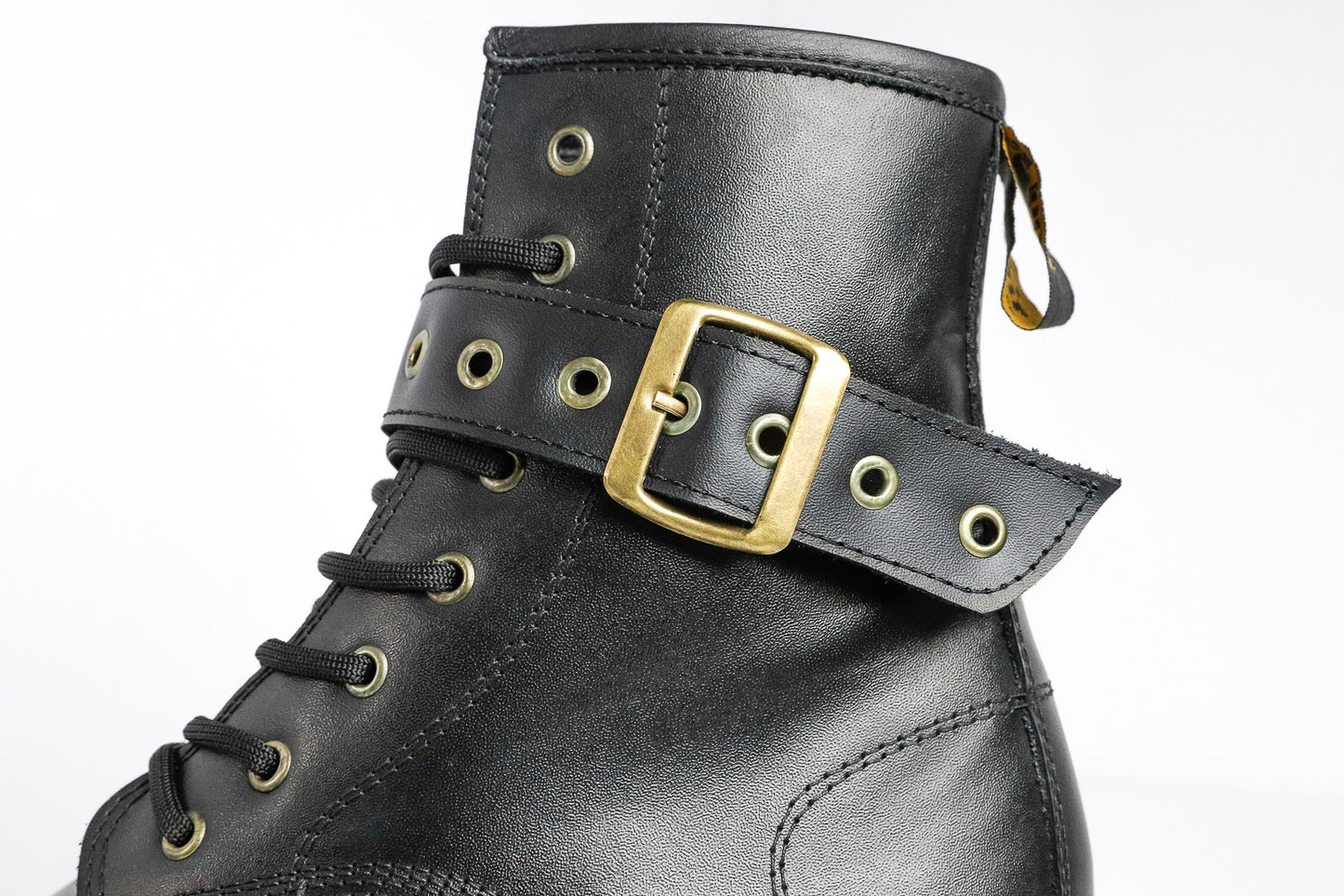 BOTA CON 1 CORREA- ESTILO ROCKER Y METALERO