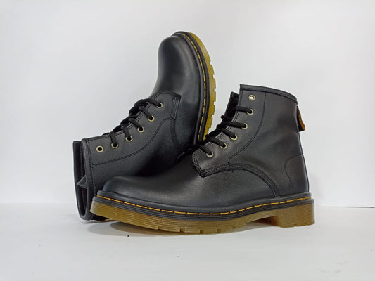 BOTA CLASICA 6 OJALES- ESTILO Y ELEGANCIA